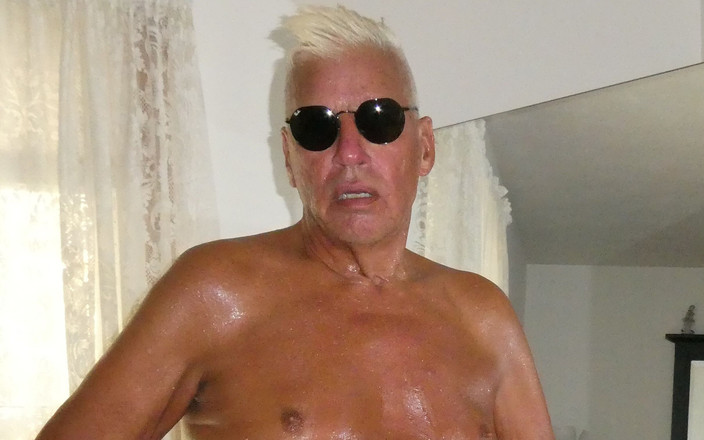 Jack Ready: Pau gay e porra.