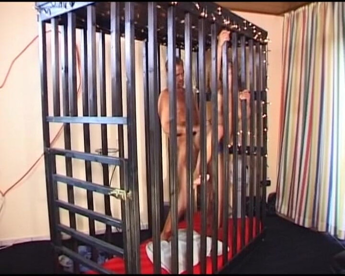 Deutsche Damen: Це ідеальна тінка-аматор з Німеччини, яку трахнули в клітці