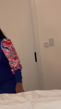 Styvmor ger till styvsonEn Pills av misstag och måste nu knulla honom för att sätta ner boner