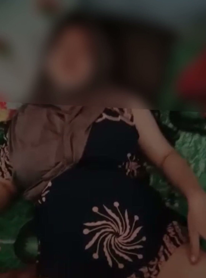 Famly sex: Tesettürlü bir köylü kızın iç çekişi gerçekten çok lezzetli bölüm 2