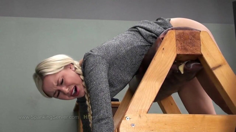 Spanking Server: Lola kont hete zweep