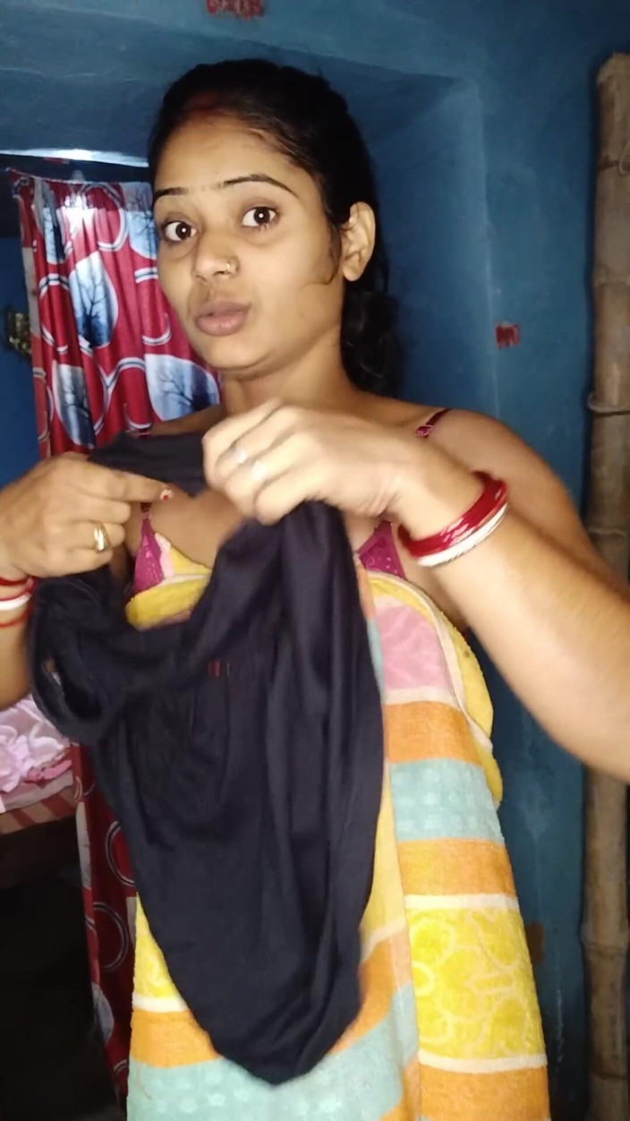 Surajpuja813: วิดีโอของฉันกําลังเปลี่ยนชุด Drees