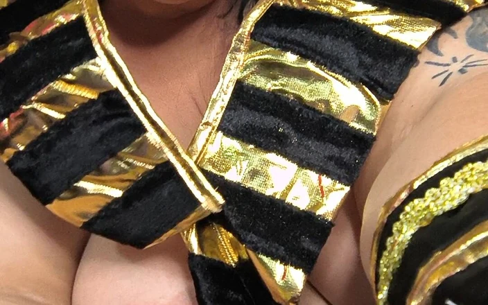 HerculesnVENUS: King Tut Fucks Her Pussy Rough