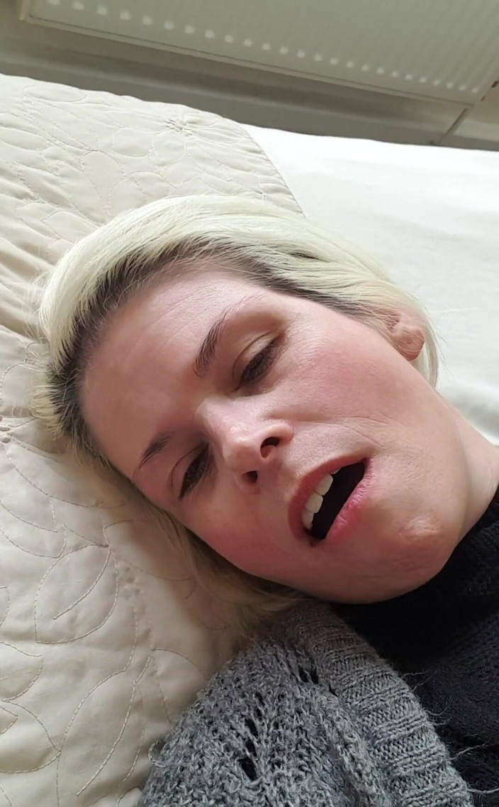 SkylerSquirt: 내 보지를 XX로 따먹는 동안 내 오르가즘 얼굴을 보여줘