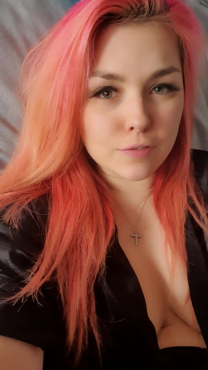 Mandy Foxxx: Stetching &amp; Gaping Both My Holes with All My Fingers Then...