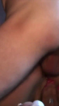 Morena e Sissy: rompi il culo della milf