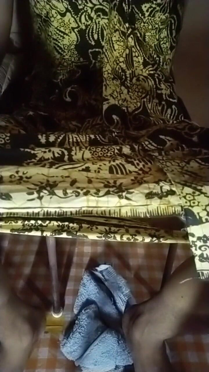 Anistasya Bella: Тканина Unty's Batik Kemban... Мастурбація З Великим І Довгим Пенісом