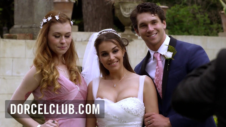 Dorcel Club: Puma Emma Leigh představuje mladou Misha Cross tvrdému sexu