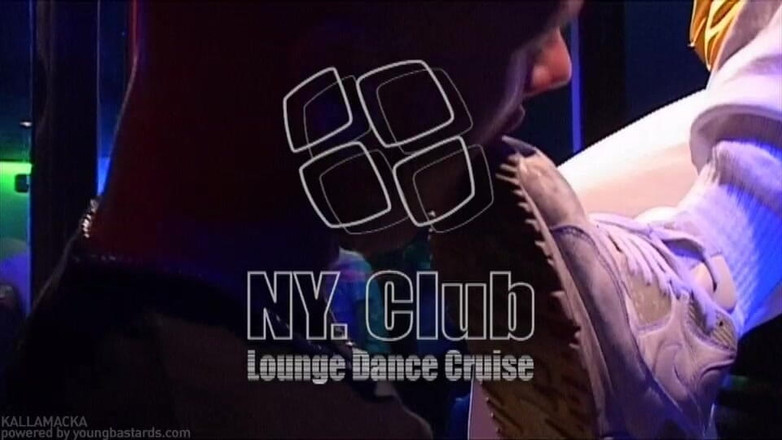 Young Bastards: Peto Coast baise Basti Winkler - en direct sur scène