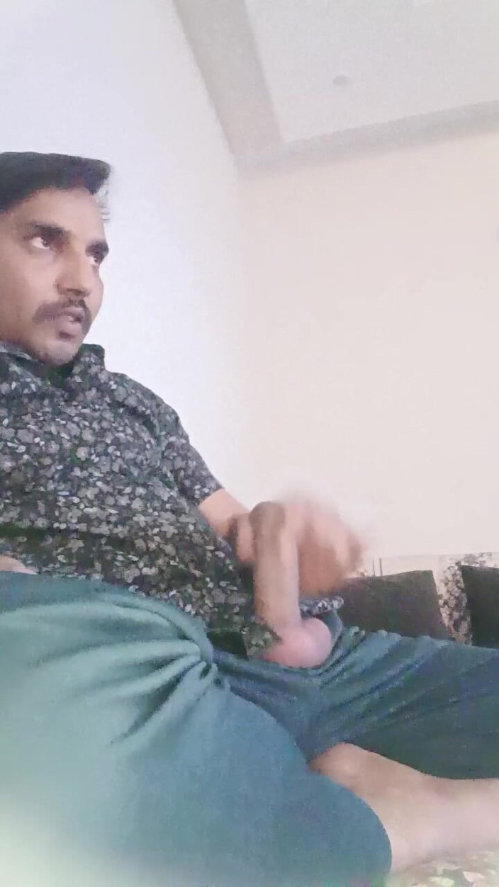 Rajasthani-old-lover: Polisi India dihisap dan disetubuhi oleh ayah tiri tetangga dan...