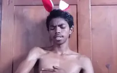 La teen al cioccolato pasquale si masturba e si masturba!