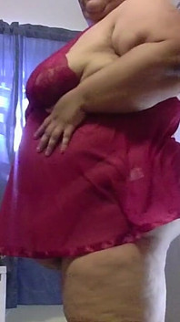 สาวอ้วนหีฟิตชอบทาน้ำมันลงบนนมอวบอ้วน!