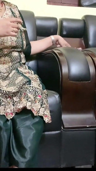 Bhojpuri genç seksi yenge amcık devarji ile flört ettikten sonra sert sikişiyor bhojpuri sesli tam video (Hintli rashmika)