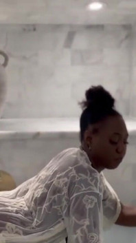 Sultry Soak: Usikan mandi nakal Giana