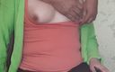 Vik_All: Dejo que mi padrastro se corra en mis tetas