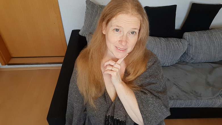 Curly_Dreams: Sundej si kalhoty, vytáhni ptáka a vyhoň ho pro mě