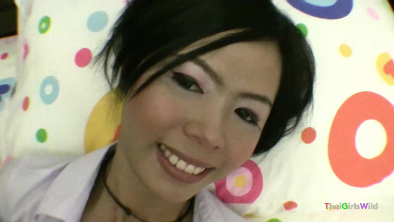 Thai Girls Wild: First Time Thai Amateur Gets Healthy Nut on Her Tongue