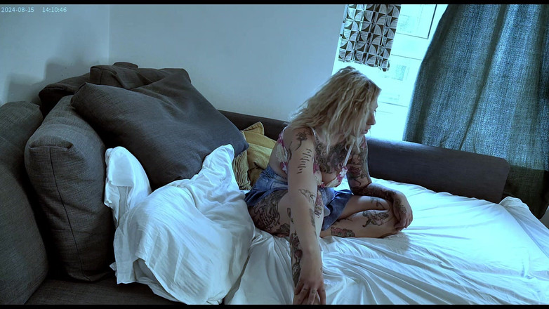 Cheeky UK girls: Scarlet love móc cua cái lồn người Anh ngon ngọt...