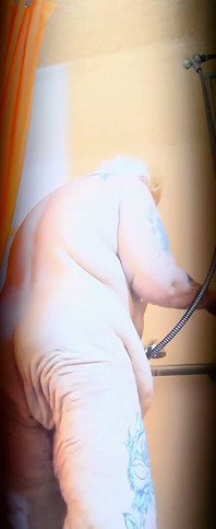 Nasty Ho Ass Fucking the Plundger and Squirting Under
