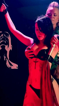 Tengere emo-meisjes eerste bdsm-sessie