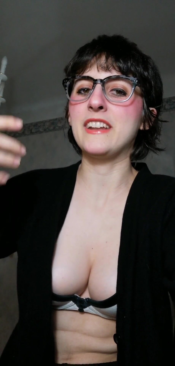 Juno Electra: Private Cumshot Review