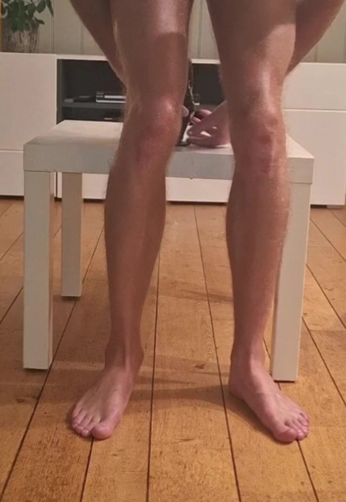 NoFace Twink X: Гарячий гей twink любить величезний кулак в його дупу і катається на ньому