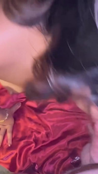 Mamă sexy filipineză cu vedere la persoana 1 cu venerarea pulei la țâțele spermei picurare - Lexxi Wett