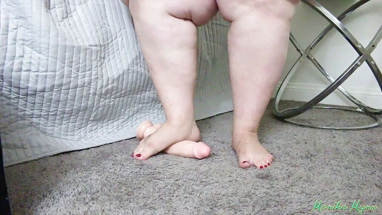 BBW Pleasures: Awek montel super saiz mencuri dildo