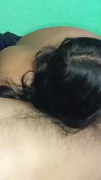 Very Beautiful Indian Girl Having Handjob.