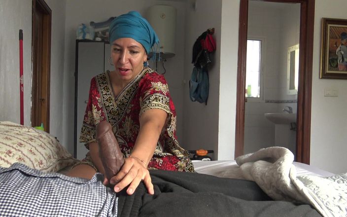 Souzan Halabi: イスタンブールのホテルで黒人観光客と掃除のチート