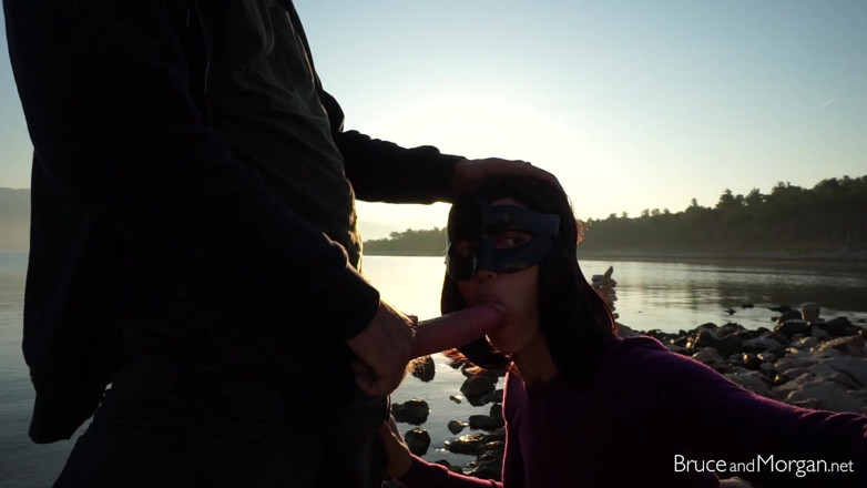Bruce-and-Morgan: Sunrise sex - Piss spirits in outdoor!