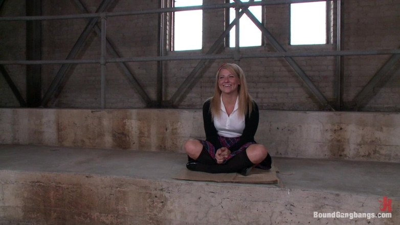 Bound Gang Bangs by Kink: Casey Cumz gozada dentro