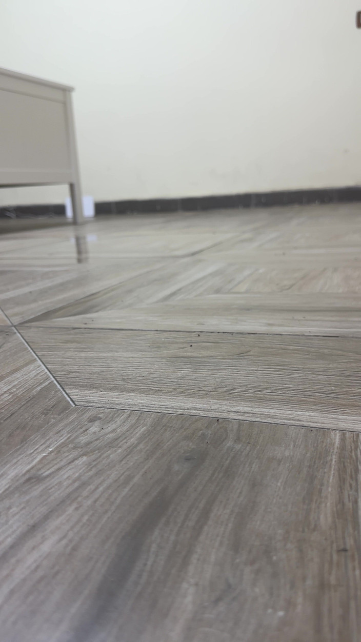 SweetLucy96: Čůrám do sklenice a masturbuji