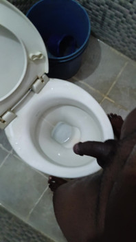 19 Year College Student Masturbates in Hostel