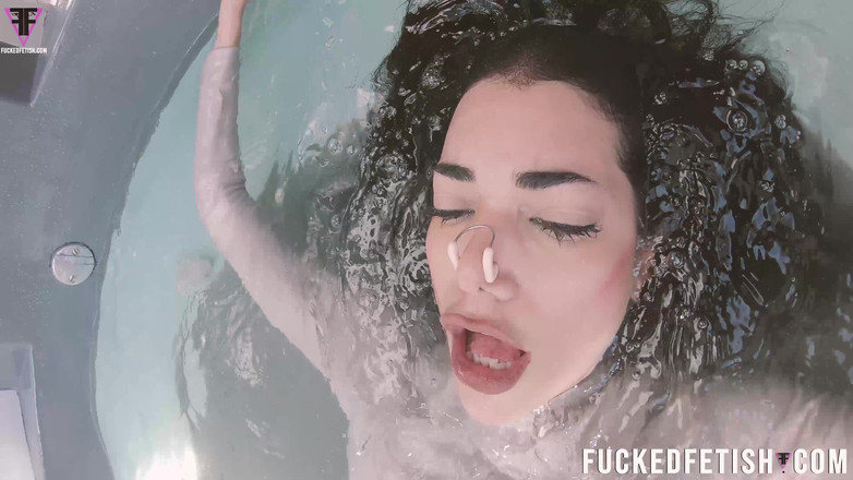 Fucked fetish: 4k Prima zeiță latino supusă unui joc cu swinsuit Water