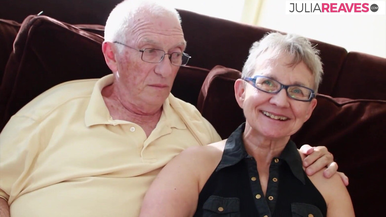 Cuckold Fuckers: El abuelo ya no puede, así que la abuela ahora...