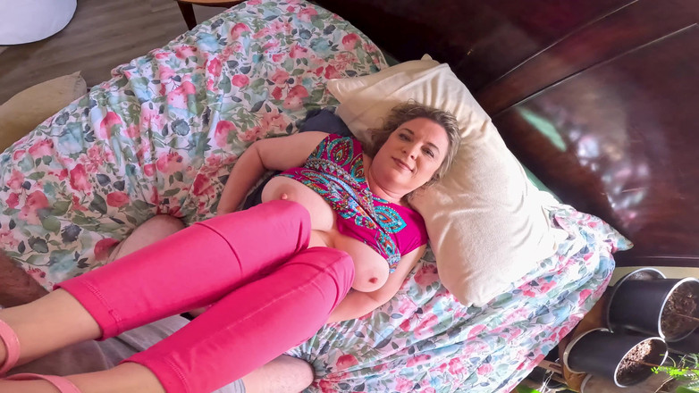 Erin Electra: Se Divertindo Com a Madrasta Fofa Em Um Dia Chato