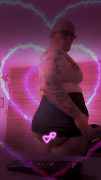 La perfetta preop trans cavalca un cazzo mostruoso