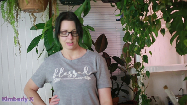 Kimberly X: Stepmom Gets Your Dick Pic