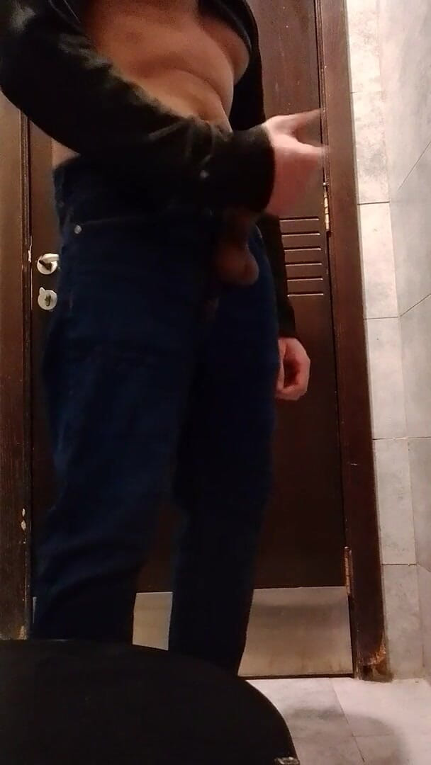 HemoShovel: Indian Young Boy Masterbating in Her Bathroom H.j - Hemoshovel