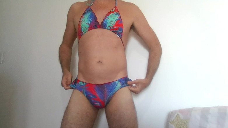 Alan Long: Hoje foi dia de praia, vestido de bikiqui