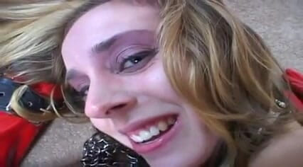 Content Candy: Tânără curvă blondă futută anal și cur lărgit