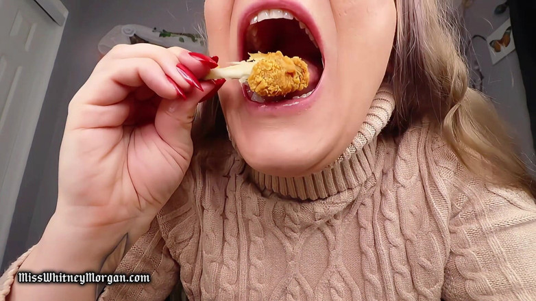 Miss Whitney Morgan: Miss Whitney Morgan: Ăn thịt gà chiên asmr