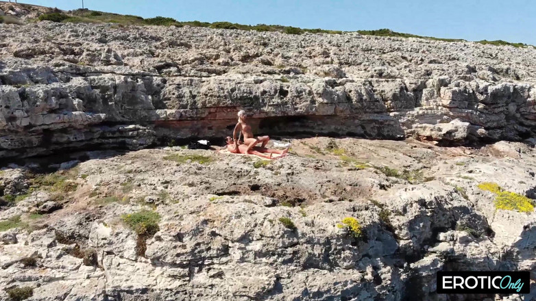 MILFFreaksX: Tự phát chết tiệt đói bên đường MILF (má mì quyến rũ) cho...