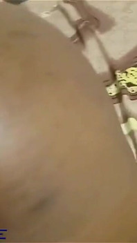 乌木熟女继母帮助继子
