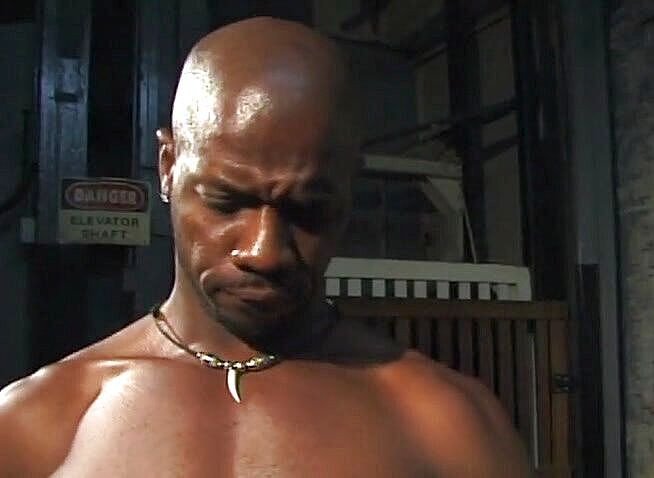 Bareback TV: Fellas hitam dari tudung mengongkek lubang punggung antara satu sama...