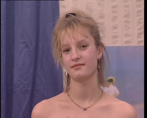YOUR FIRST PORN: Schuchterne Nina Macht Pipi - Plachá Nina Pees