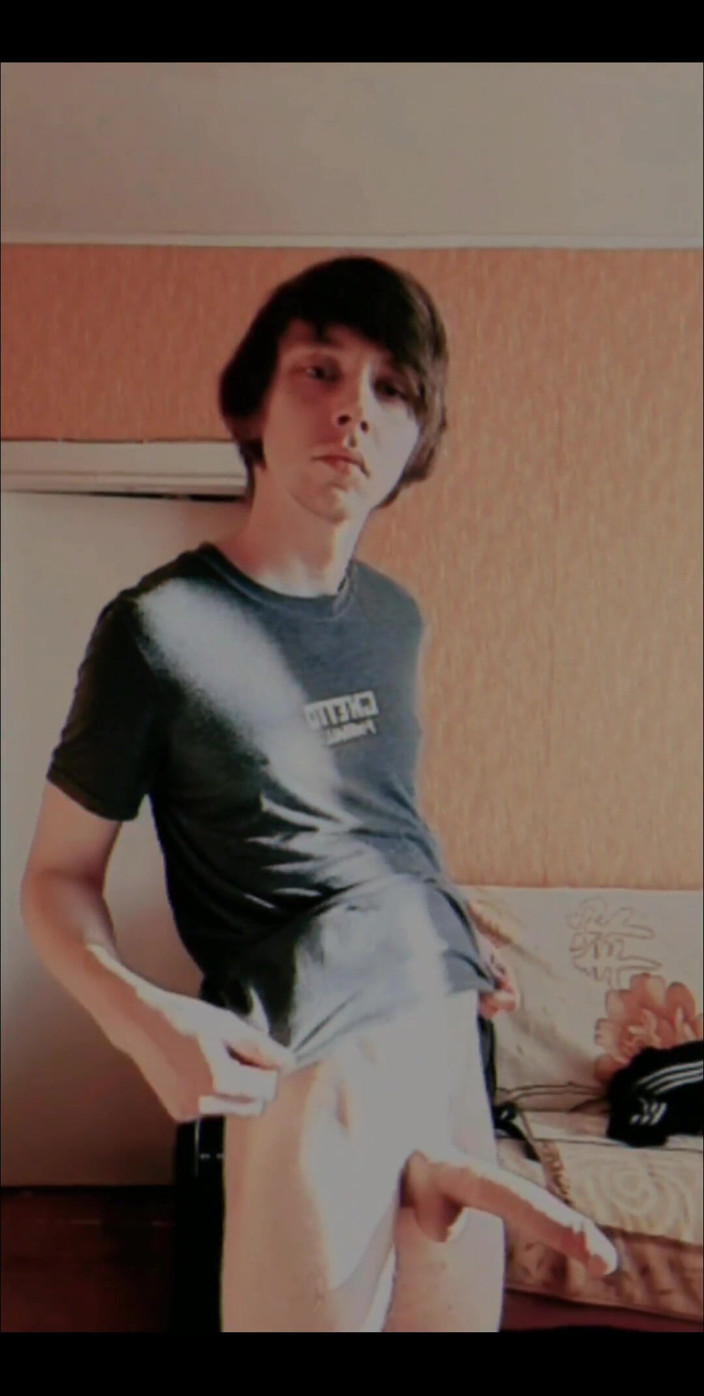 Latvian_boy: Masturbare solo
