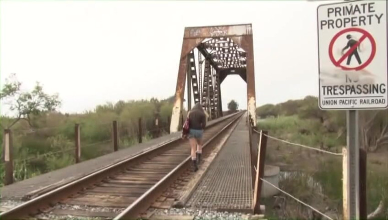 Erotic Planet Studio: कृपया, मुझे जोर से चोदो! - बड़े स्तनों और सुनहरे बालों वाली की समुद्र तट और बिस्तर पर चुदाई