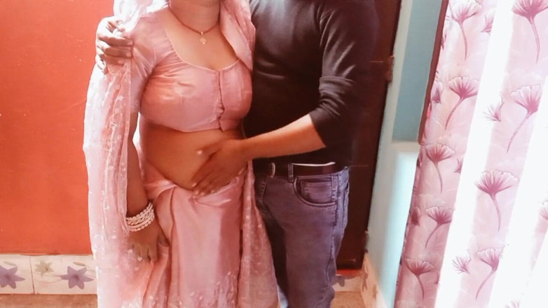 Manjushukla: Une très belle bhabhi indienne s’est fait sucer.